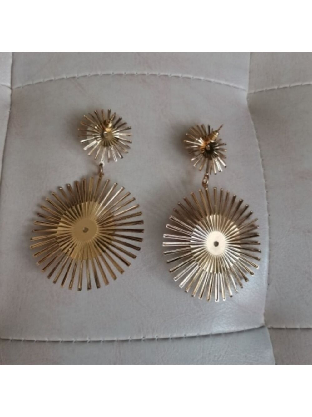 Star Burst Pearl Earrings - Picture 3 of 3
